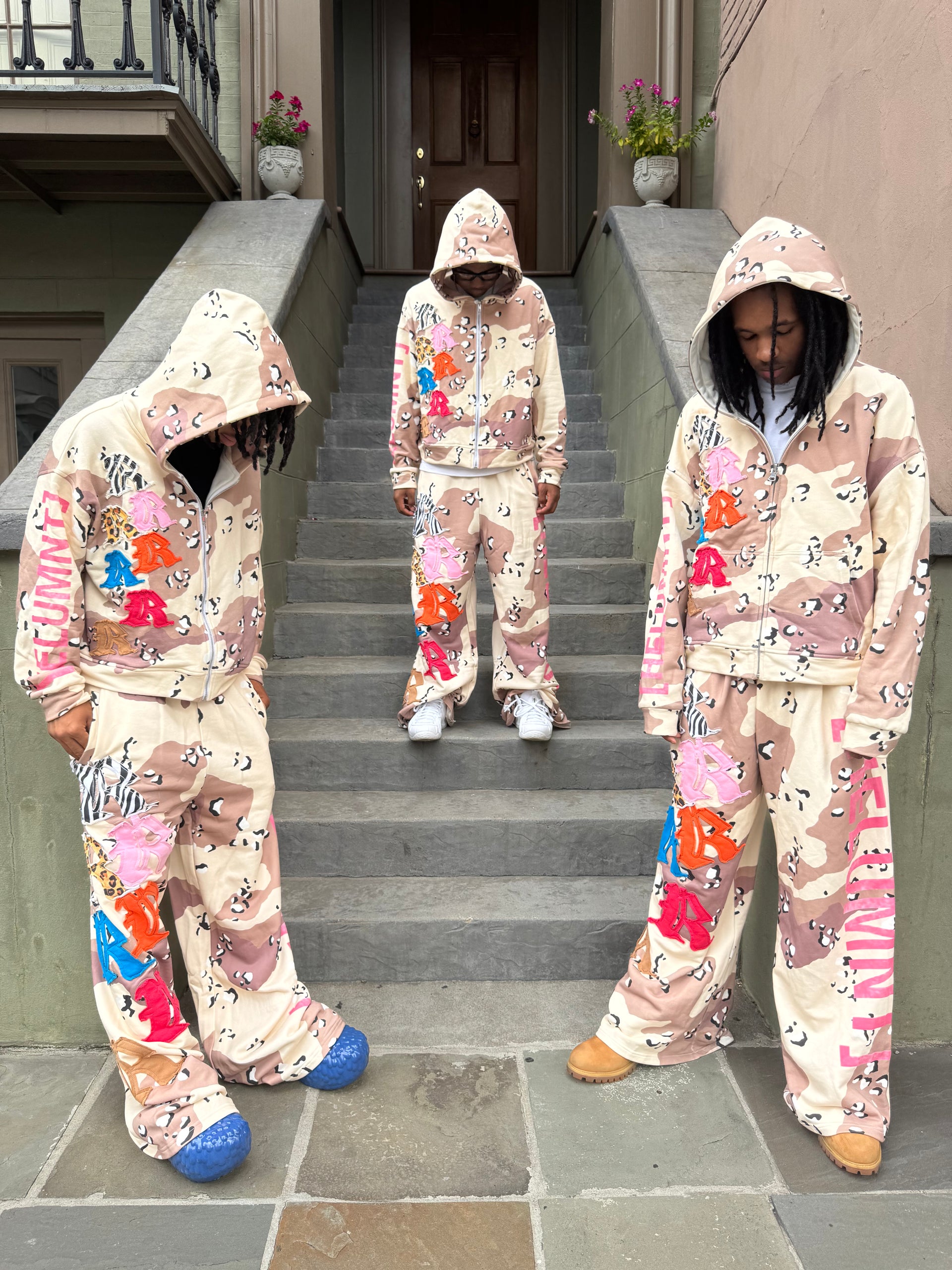 "HELUMNT" ZIP UP