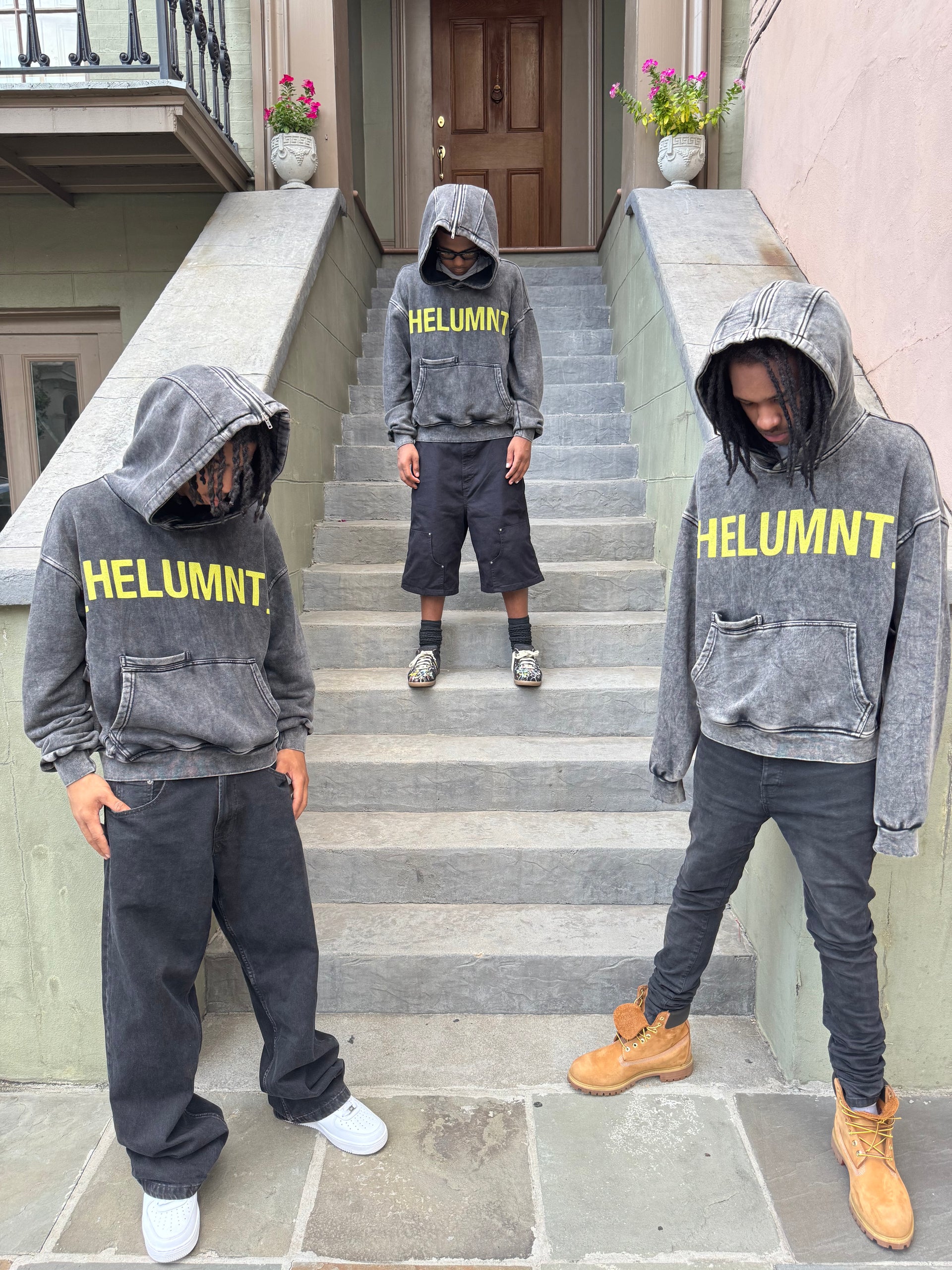 “HELUMNT”HOODIE